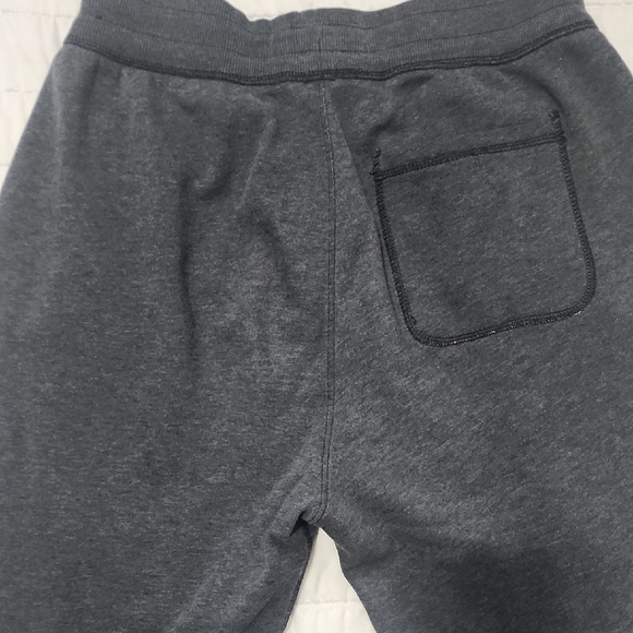 Abercrombie & Fitch. Size XS. Men's Gray Jogger Pants - Picture 8 of 12